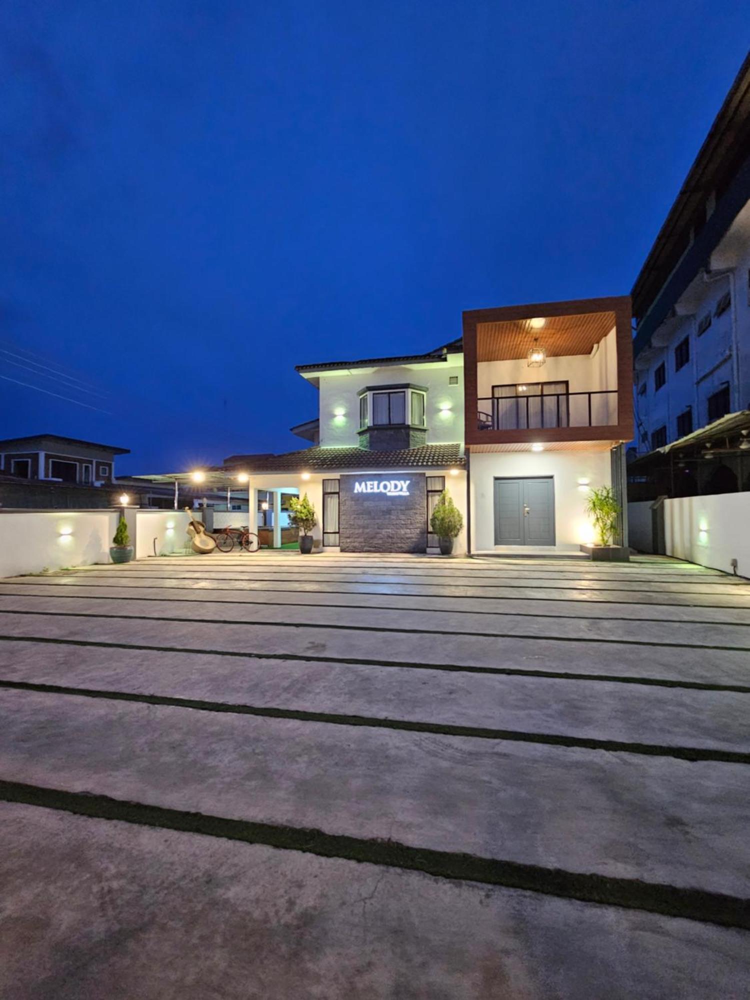 Melody Whole Or Suite Room Muar Exteriör bild