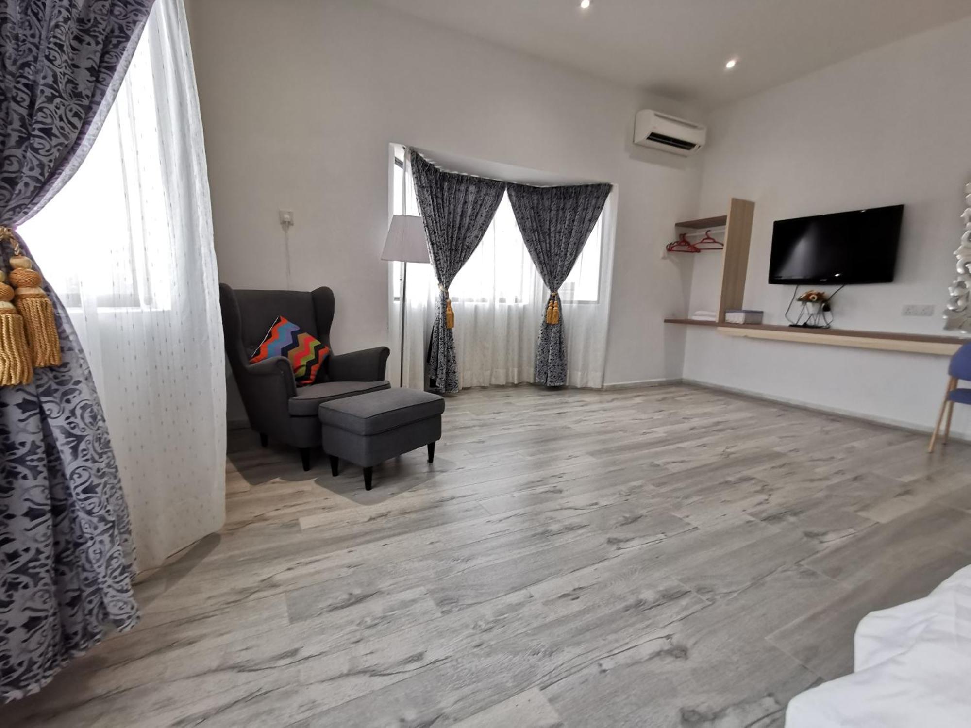 Melody Whole Or Suite Room Muar Exteriör bild